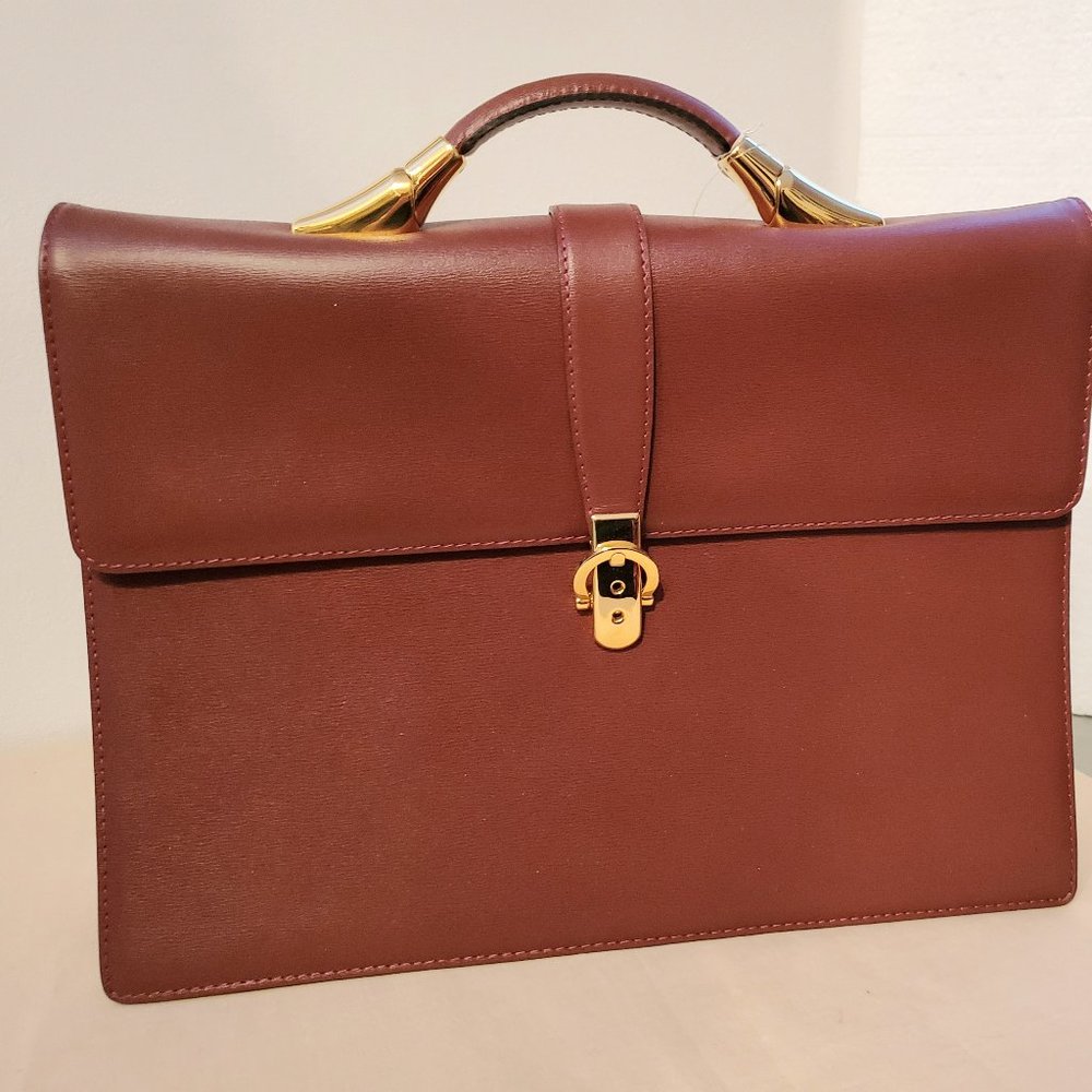 STYLISH, UNISEX, ITALIAN LEATHER BRIEFCASE WITH UNIQUE HARDWARE